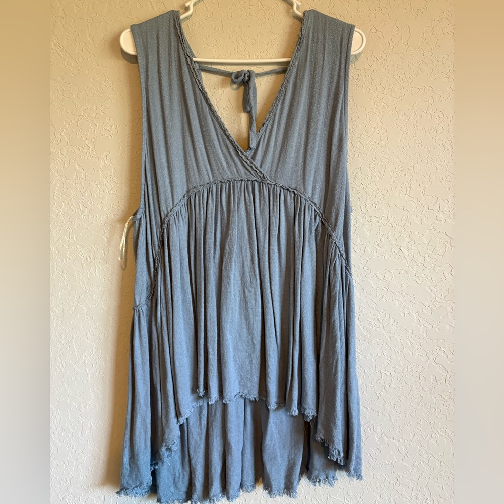 Blue Sleeveless high low top